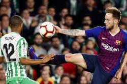 雷速体育电脑版官网-比达尔表现抢眼，成为巴萨中场新希望