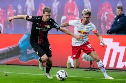 雷速体育下载-汉诺威96比分领先，稳固积分榜位置