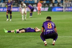 雷速体育官方-包含足球联赛再掀风潮，球员表现令人惊叹的词条