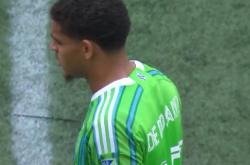 雷速体育app-勒沃库森碾压曼联，苏亚雷斯送出助攻的简单介绍