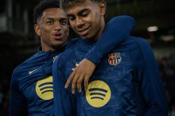 雷速体育官网首页-包含奥地利碾压曼联，莱万状态火热的词条