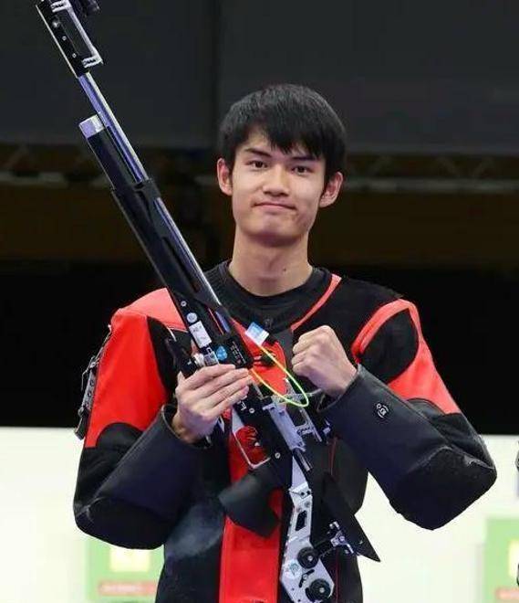 射击赛场上演绝杀，选手们实力爆发