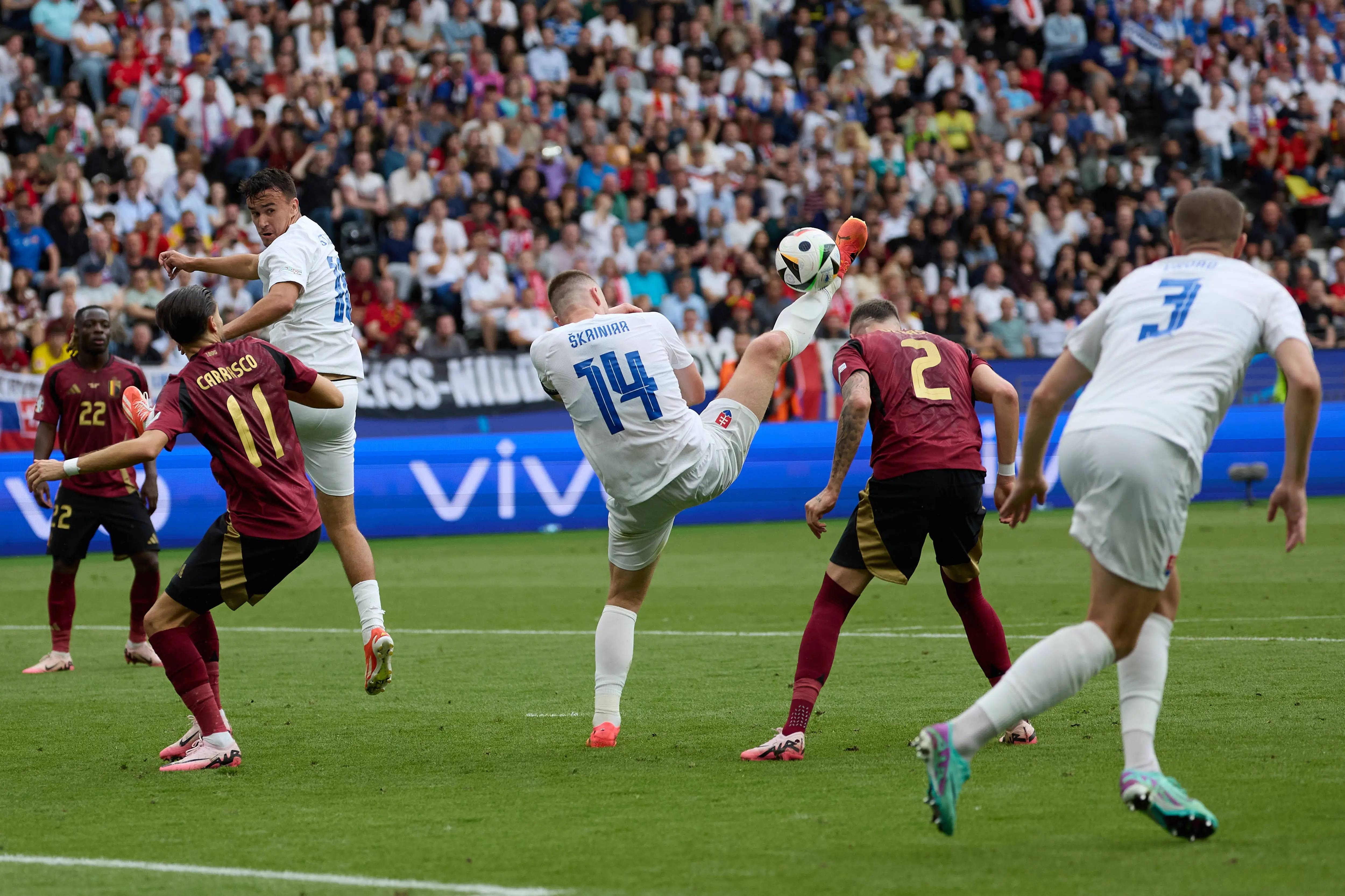 关于瑞典大胜斯洛伐克，小组赛全胜晋级8强的信息