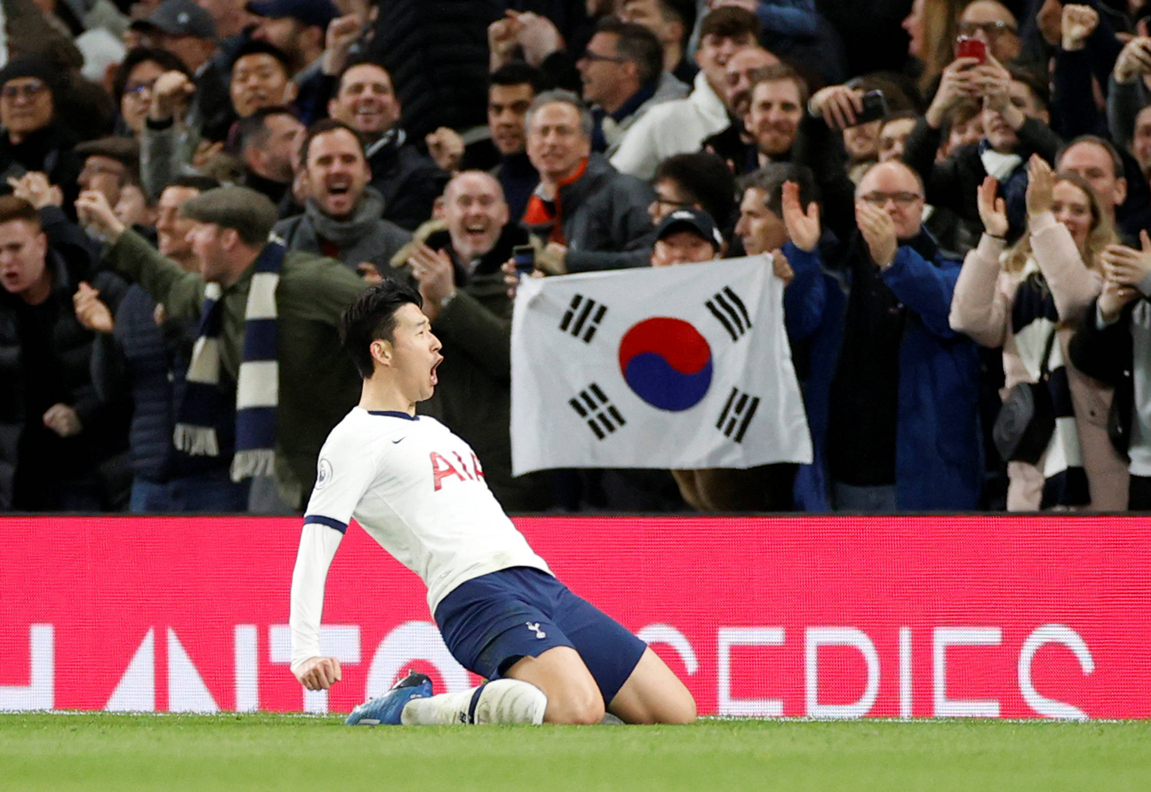 包含热刺核心连入两球,助球队反超对手,提升排名的词条 包含热刺核心连入两球,助球队反超对手,提升排名的词条