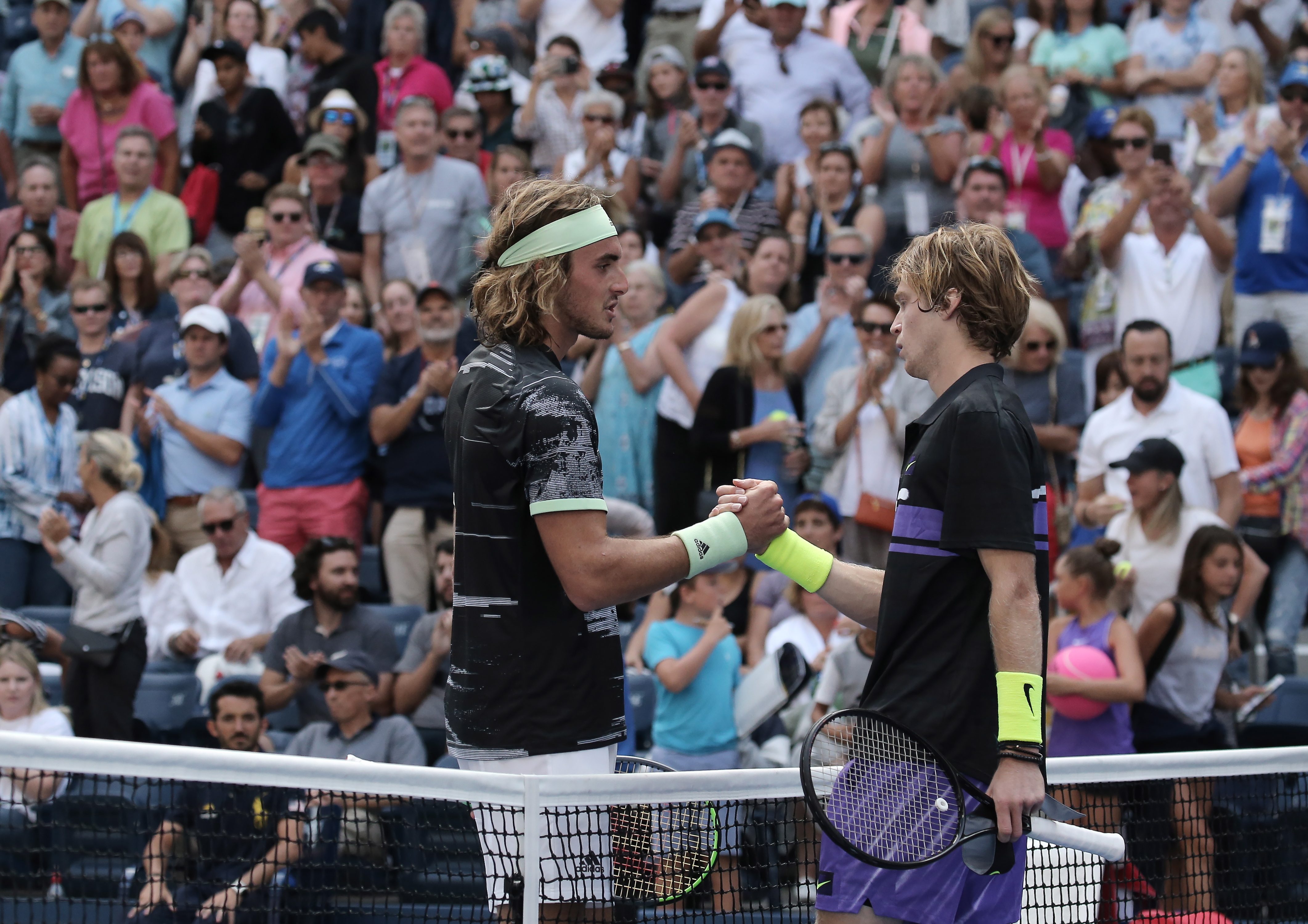 英国网球队险胜德国网球队,西西帕斯统治全场的简单介绍 英国网球队险胜德国网球队,西西帕斯统治全场的简单介绍